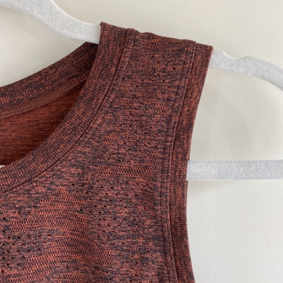 Lululemon Train to Be Tank EUC - Picture 7 of 12